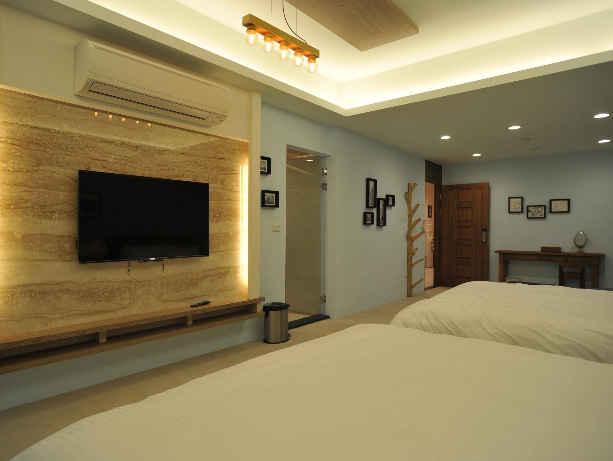 Jhongshan Building Bed And Breakfast Chua-lien Exteriér fotografie